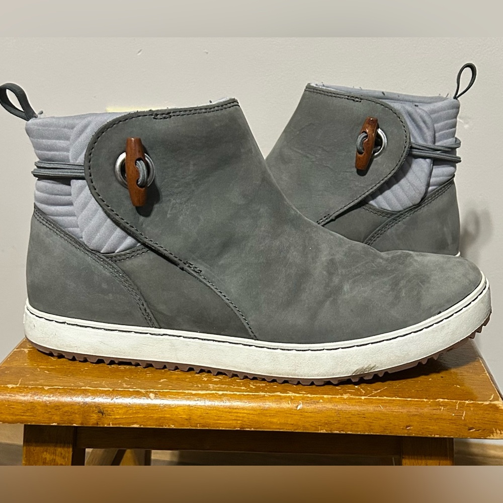 L.L. Bean Mountainside Toggle Boots